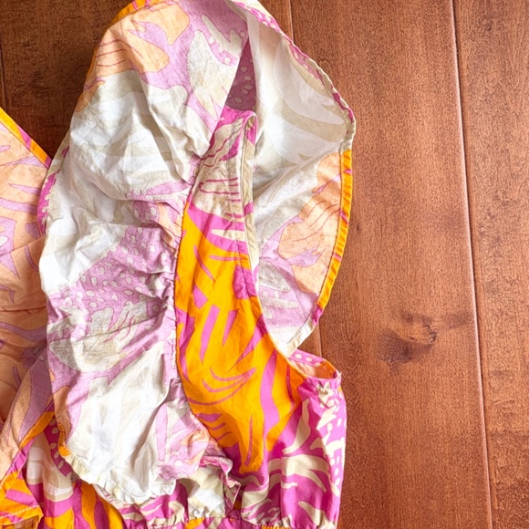 Flying Tomato x Anthrolopogie Abstract V-Neck Peplum Top M - Picture 11 of 13